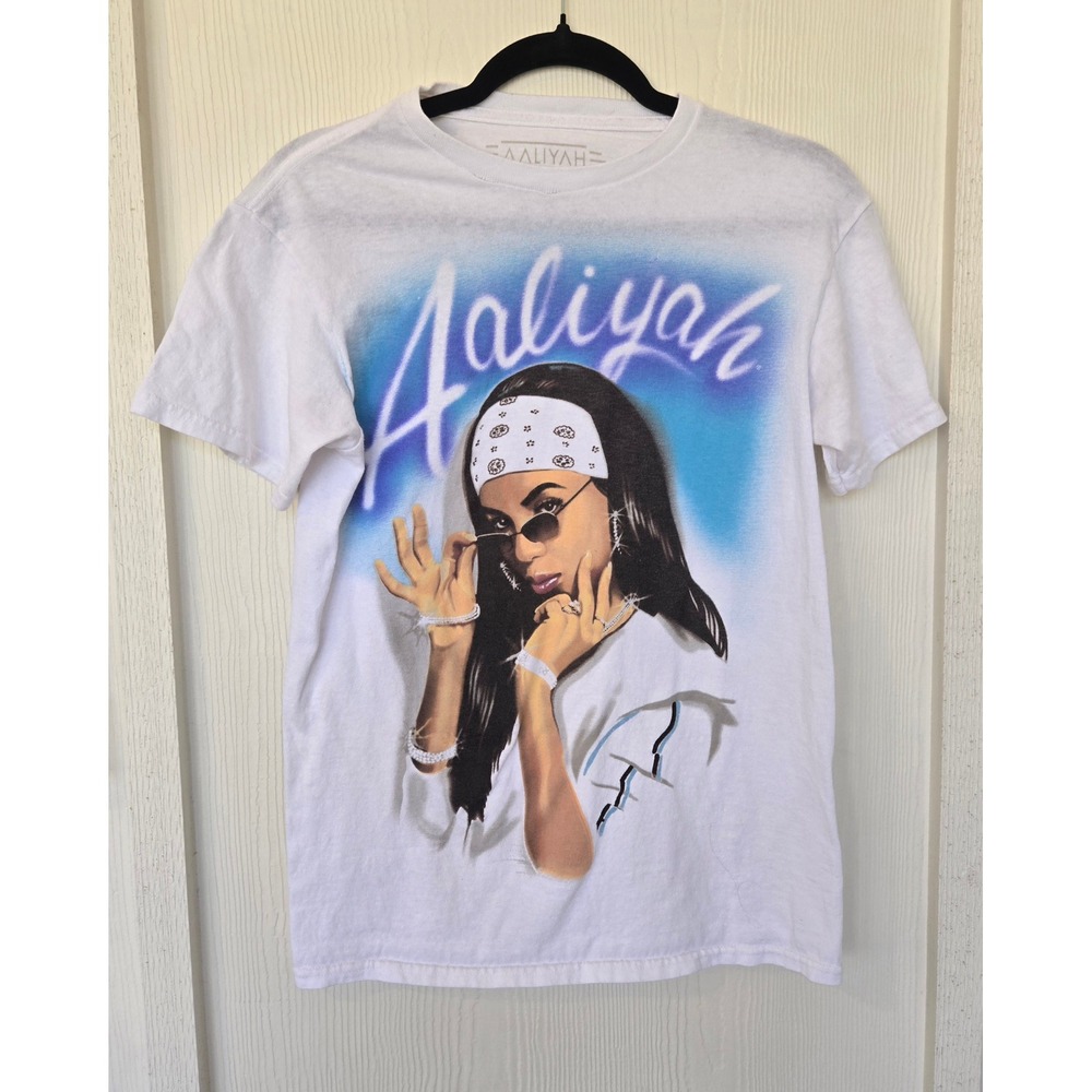 Aaliyah Graphic Tee Music T-Shirt Sz S 90s Y2K Nostalgia Retro Streetwear Indie